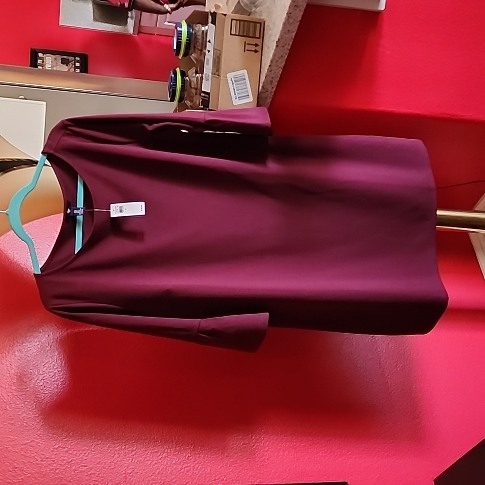 Women's dress - Picture 2 of 7